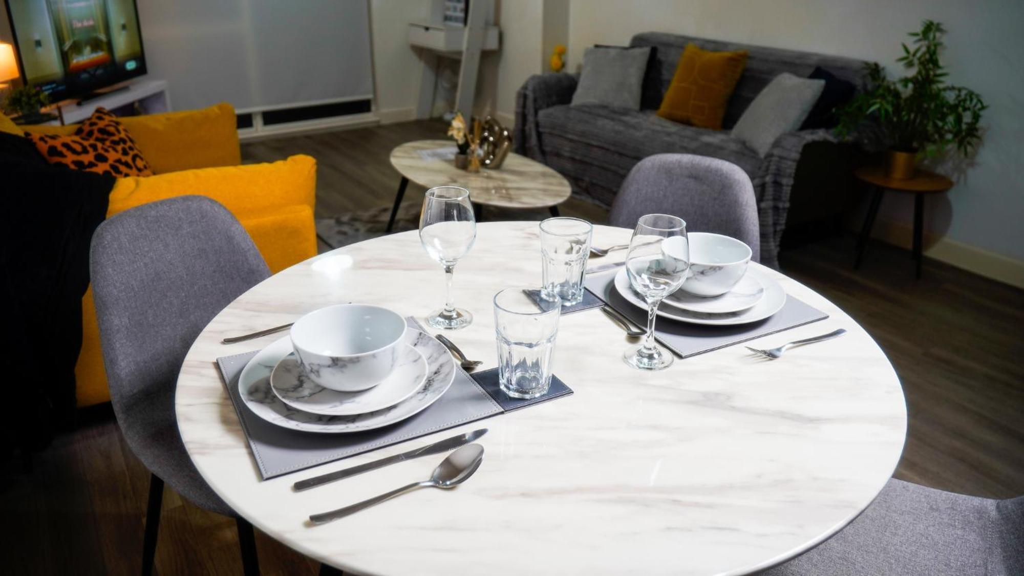 Manchester City Centre Apt With Balcony & Free Parking - Including Free 1-Hour Late Check-Out For Bookings On The 29Th 31St May, Justeat Voucher For 2-Night Stays Minimum! מנצ'סטר מראה חיצוני תמונה