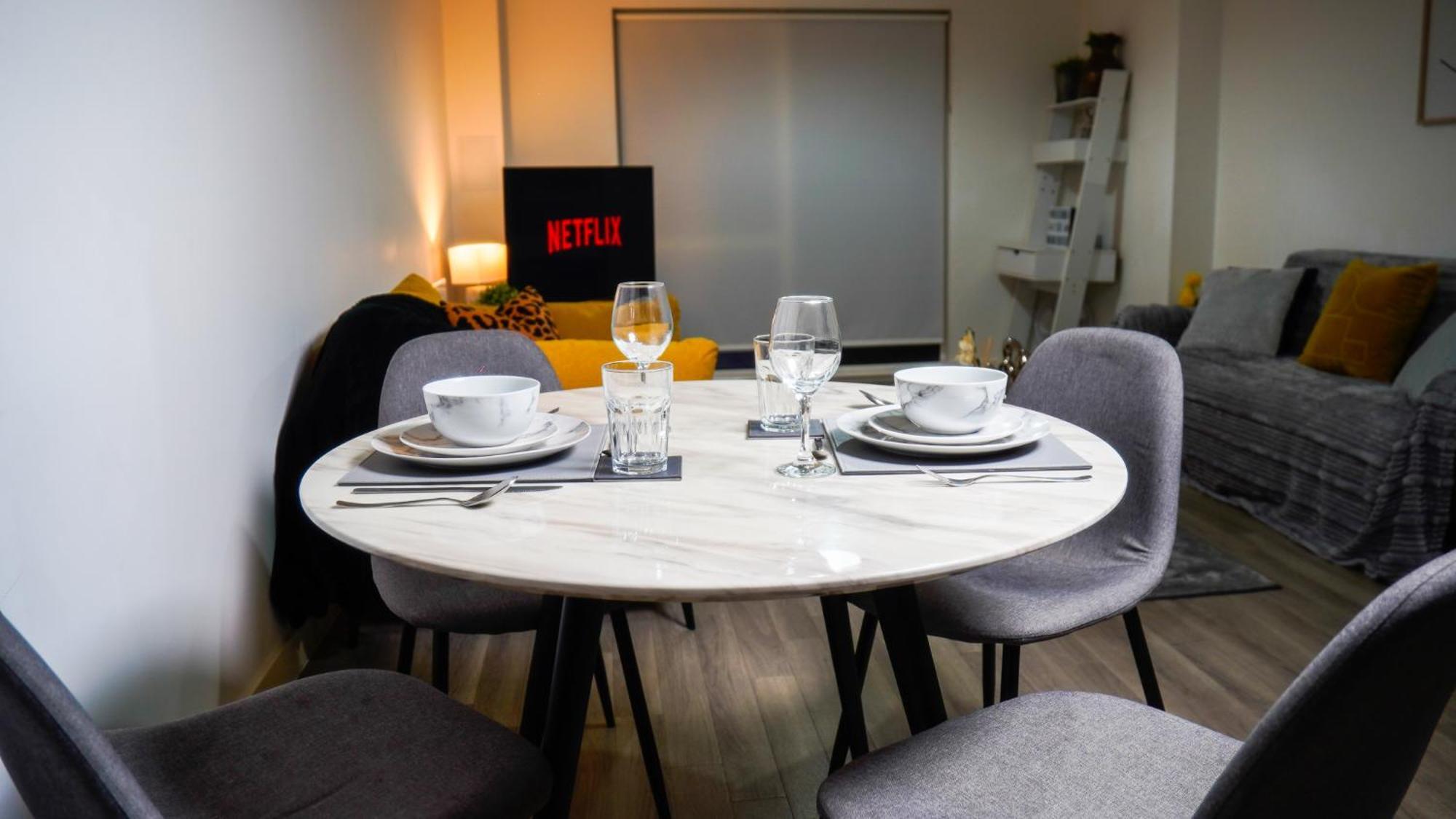 Manchester City Centre Apt With Balcony & Free Parking - Including Free 1-Hour Late Check-Out For Bookings On The 29Th 31St May, Justeat Voucher For 2-Night Stays Minimum! מנצ'סטר מראה חיצוני תמונה