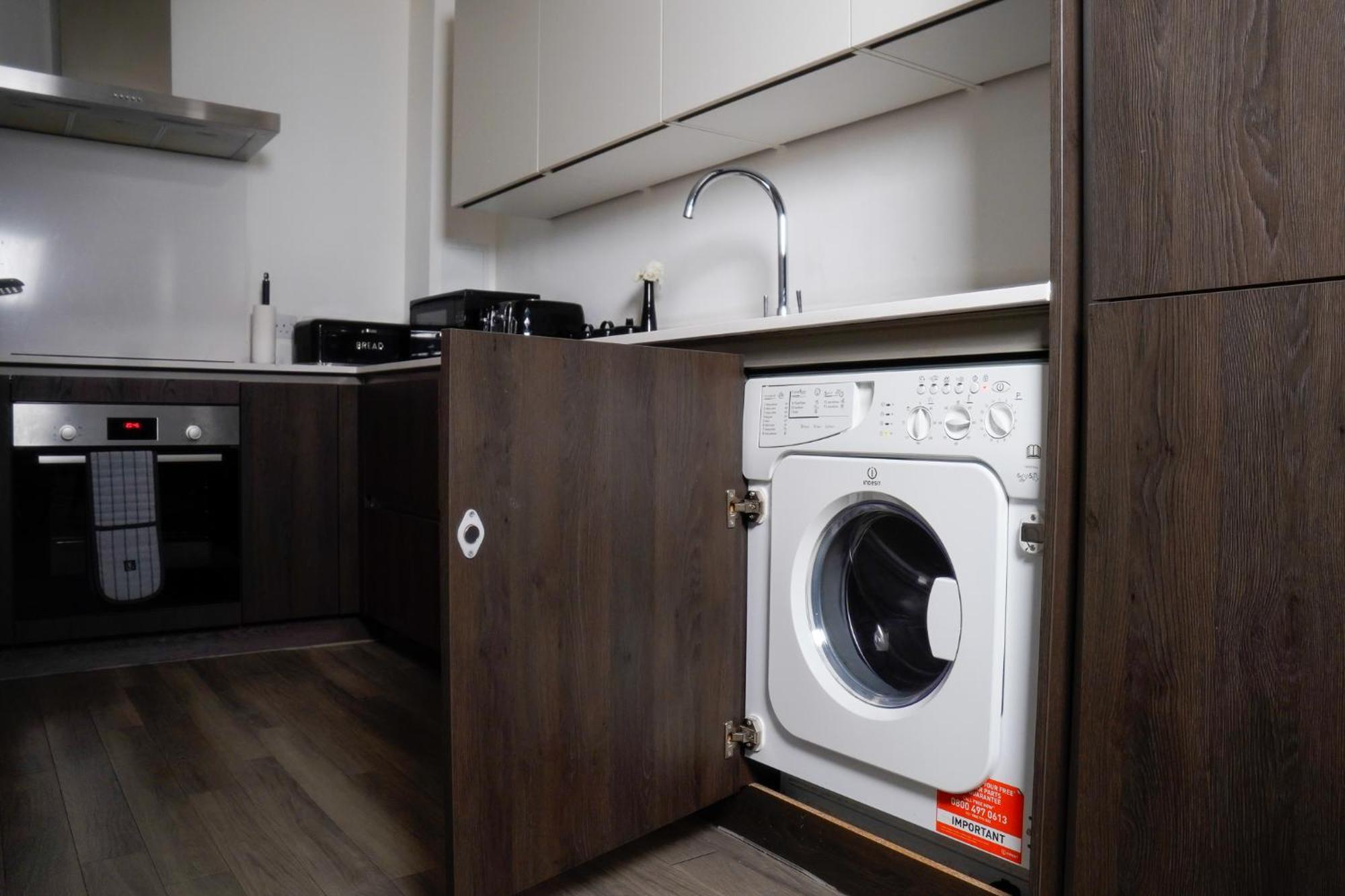 Manchester City Centre Apt With Balcony & Free Parking - Including Free 1-Hour Late Check-Out For Bookings On The 29Th 31St May, Justeat Voucher For 2-Night Stays Minimum! מנצ'סטר מראה חיצוני תמונה
